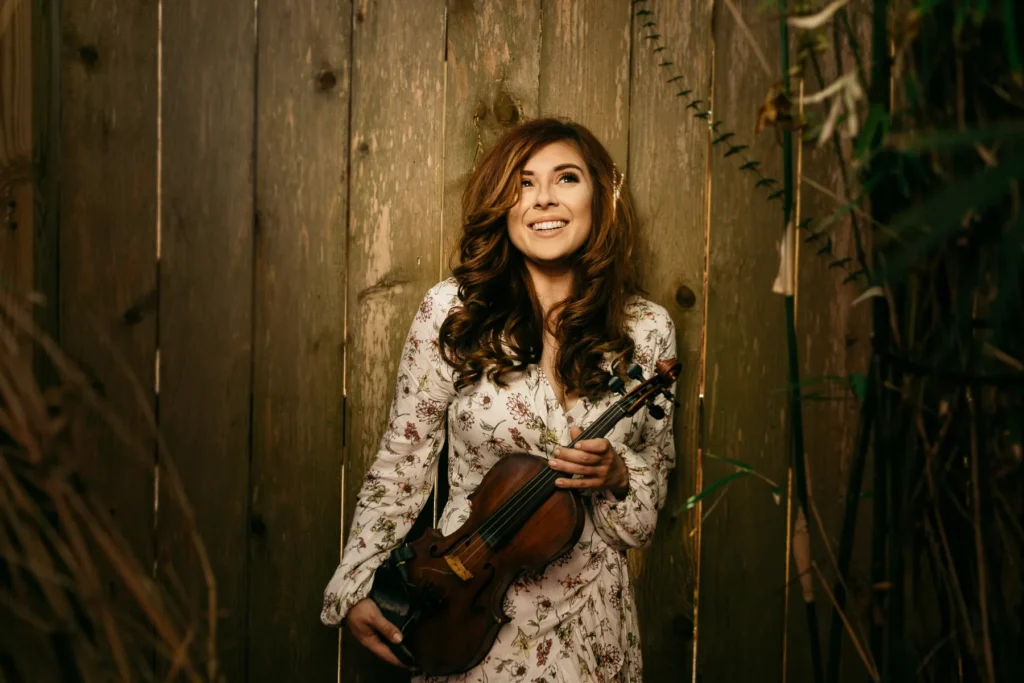 Amanda Shaw Net Worth: $2 Million (Musician, Actress)